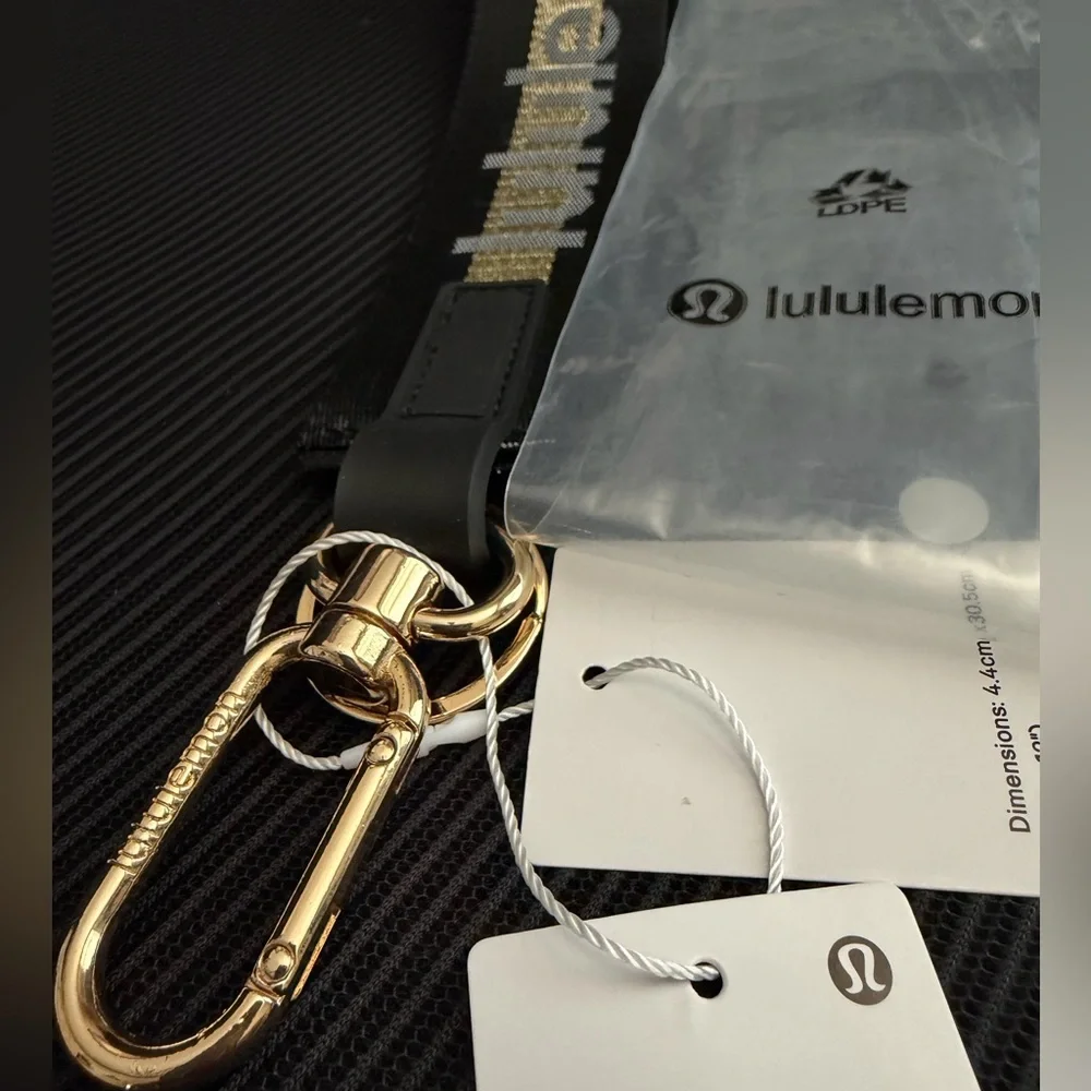 Lululemon Never Lost Keychain - Black & Gold| NWT